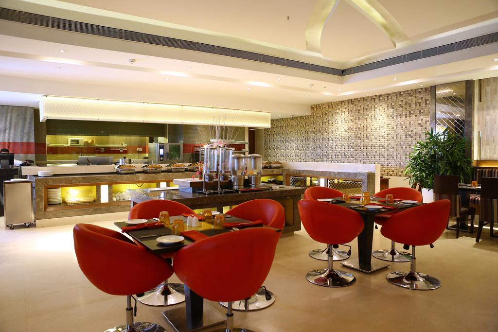 The Landmark Towers Kanpur Exterior photo