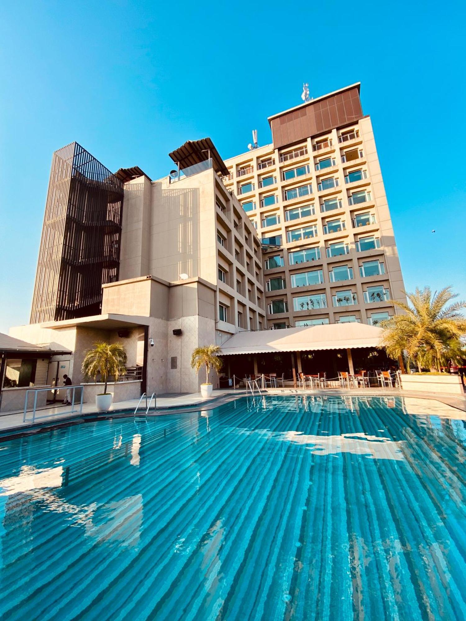 The Landmark Towers Kanpur Exterior photo
